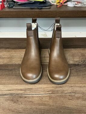NWOT Men's Brown Chelsea Boots - Classic Slip-On Ankle Boot